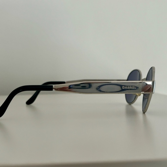Vintage Chanel sunglasses. Style 06933. Excellent condition - Picture 2 of 7